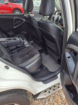 Toyota RAV4 2.2 D-4D 110kW 4X4 ČR AUTOMAT - 12