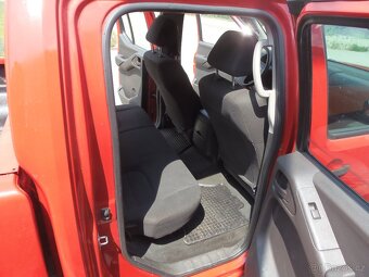 Nissan Navara 2.5 DCi DoubleCab 4x4 ČR původ - 12