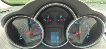 Chevrolet Cruze 1.6i 83 kW, benzín, 06/2009, 136 820 km - 12