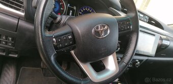 Toyota Hilux 2,4 D - 12