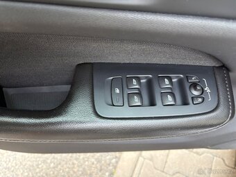 Volvo V60, D3, 2019, manuál - 12