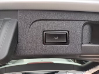 VW Touran Comfortline 2.0TDI DSG Matrix ACC Tažné Navi ERGO - 12