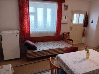 Rodinný dům se zahradou v obci Litobratřice - 12