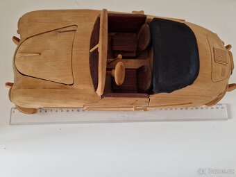 Dřevěný model auta - 12