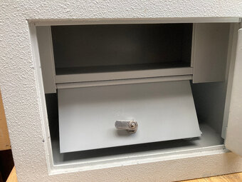 Trezor SAFMETAL  použitý za 6.000 kč - 12