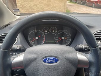 Ford Focus 1,6 benzín - 12
