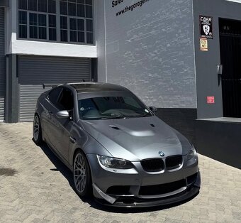 BMW e92 335i RWD Manuál - 12