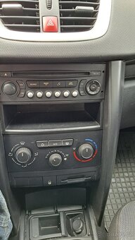 Peugeot 207 - 12