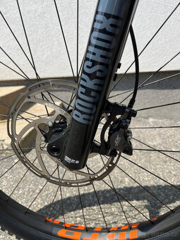 Karbonové elektrokolo velikost M, jako nové - 12