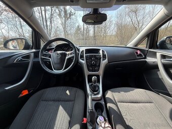 Opel Astra 1.4 Turbo, ve výborném stavu - 12