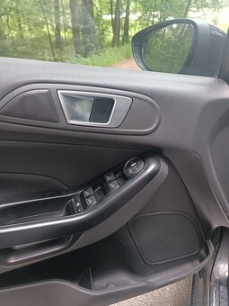 Ford fiesta 1.6 TDCi Titanium - 12