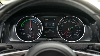 Volkswagen Golf GTE - 12