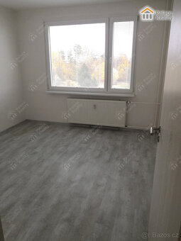Pronájem moderního bytu 3+1 s lodžií v Jičíně - 12