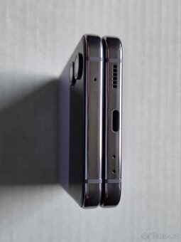Samsung Galaxy Z Flip 4 TOP STAV - 12