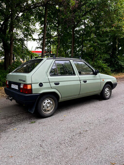 Škoda Favorit 136 LUX - 12