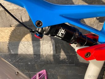 Celoopdpružené karbonové kolo - M rám - 12