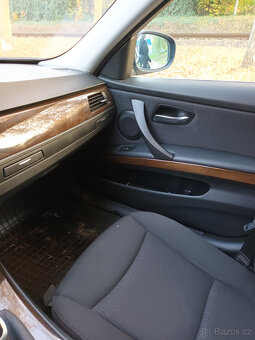 BMW 3 ŘADA E90 320I - 12