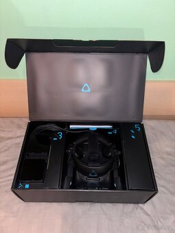 HTC Vive Cosmos Elite - 12