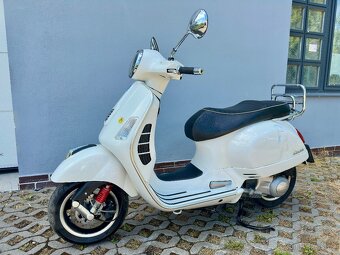 Vespa 300 GTS - 12