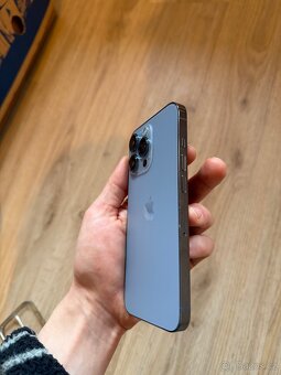 iPhone 13 Pro, 256 GB, barva Sierra Blue - 12