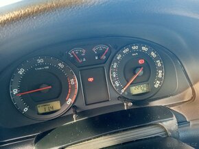 Škoda Superb 1.9 TDI 96kw najeto jen 22 tisíc km - 12