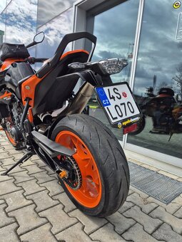 KTM 890 Duke GP - 12