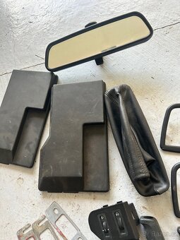 BMW E36 zbytky dílů 318is - 12