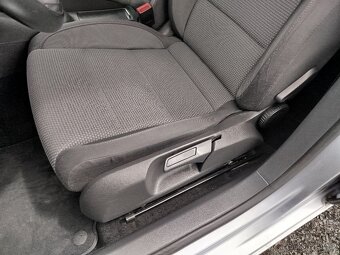 VW GOLF 1.6 TDi 77kW, r.v. 7/2010, najeto 181.144km. - 12