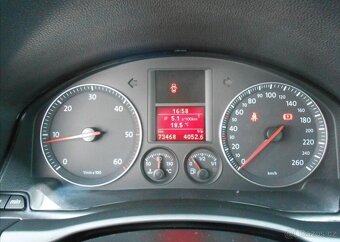Volkswagen Jetta 2,0 TDI 103 kW CZ Serviska nafta - 12