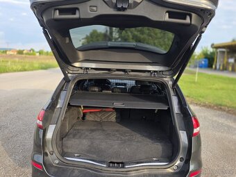 Ford Mondeo Hybrid - 12