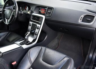 Volvo V60 2,0D NAVI OCEAN RACE - 12