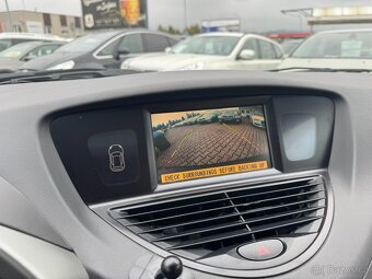 Subaru Tribeca 4X4 3,0i 180 KW AUTOMAT 7 MÍST - 12