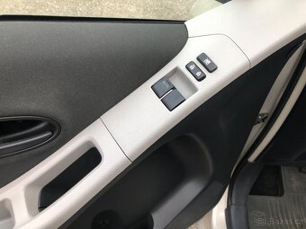 Toyota Yaris 1.3i 74kW - 12
