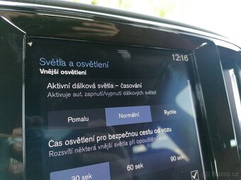 Volvo XC40 2.0 D4 AWDA/TKŮŽEBLIS - 12