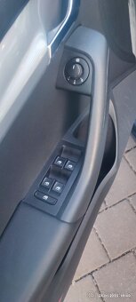 Prodám Skoda Octavia 2.0 TDI DSG Combi Panoramadach - 12