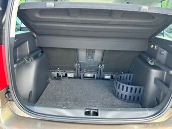 Škoda Yeti 1.2TSi PANORAMA,VÝHŘEV SED. - 12