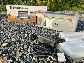 12V vakuovačka Food Saver expediční verze pro lovce - 12
