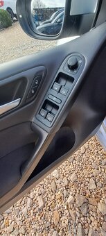 Volkswagen Golf 2.0 TDI 103kW 4MOTION - 12