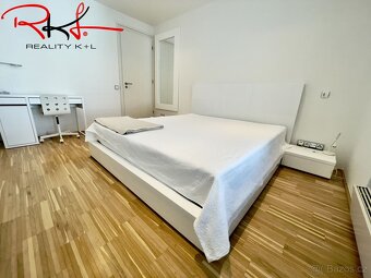 Pronájem, byt 3+kk s balkónem, Karlín - 12
