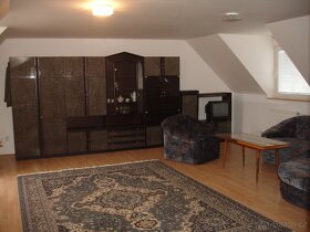 Atraktivný 6 pokojový, dvoupodlažní dům - 12