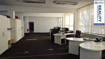Pronájem kanceláří s parkováním, 235 a 257m² - Lišov, Hůreck - 12