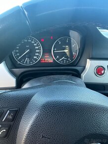 BMW E92 320 D manuál - 12