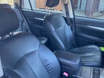 Subaru Outback 2,5 - 12