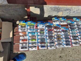 Hot weels pres 320ks - 12