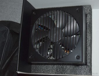 Fractal Design ION+ 760P plně modulární, tichý, PLATINUM - 12