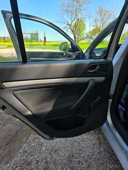 Škoda Octavia kombi 1,6TDI 2012 - 12