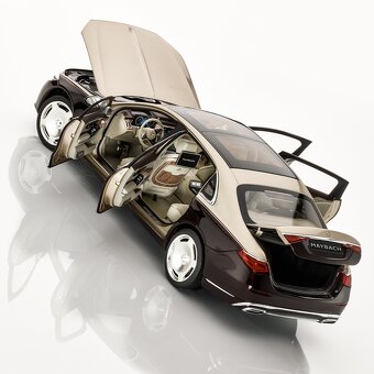 Modely 1:24 rozprodám sbírku nádherných Mercedesů v kovu - 12