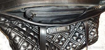 LUXSUSNÍ   DÁMSKÁ KABELKA - LOVE MOSCHINO - 12