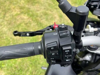 Yamaha MT-10 - 12