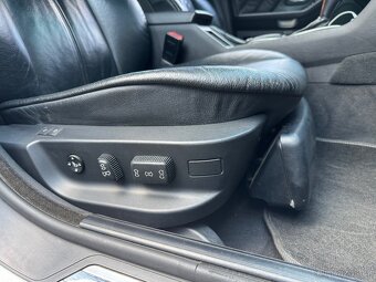 BMW E39 535i V8 - 12